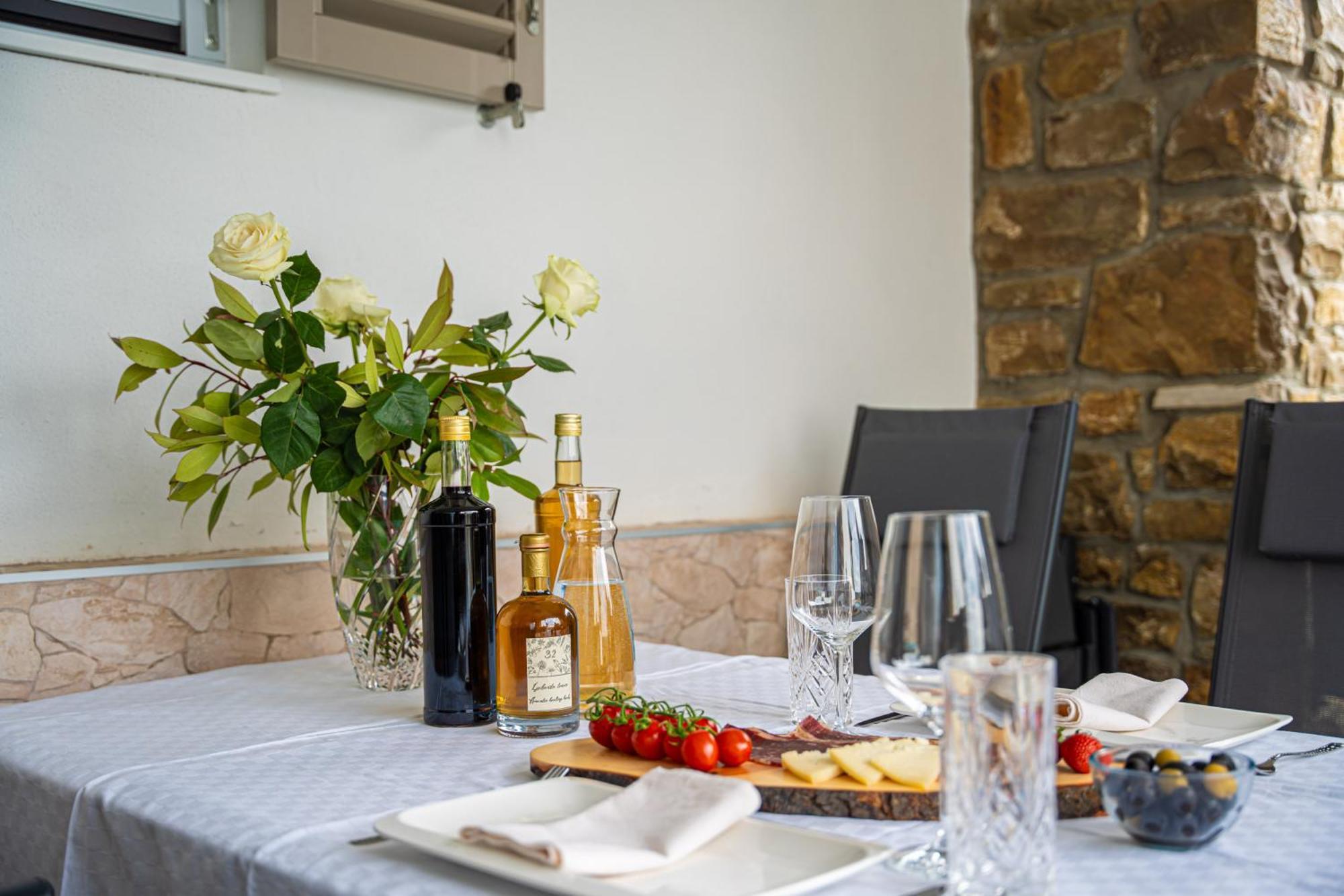 Holiday Home Belveder Motovun With Heated Pool Livade Εξωτερικό φωτογραφία