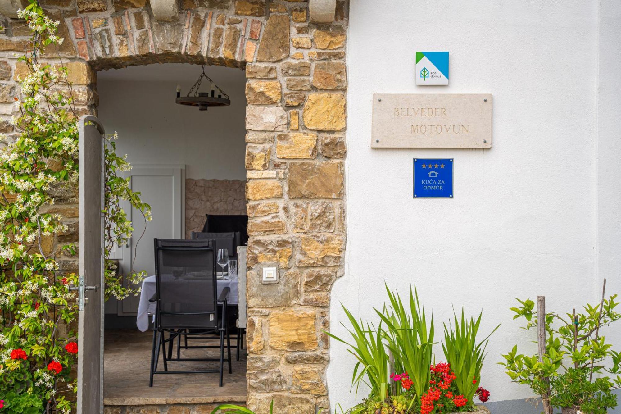 Holiday Home Belveder Motovun With Heated Pool Livade Εξωτερικό φωτογραφία